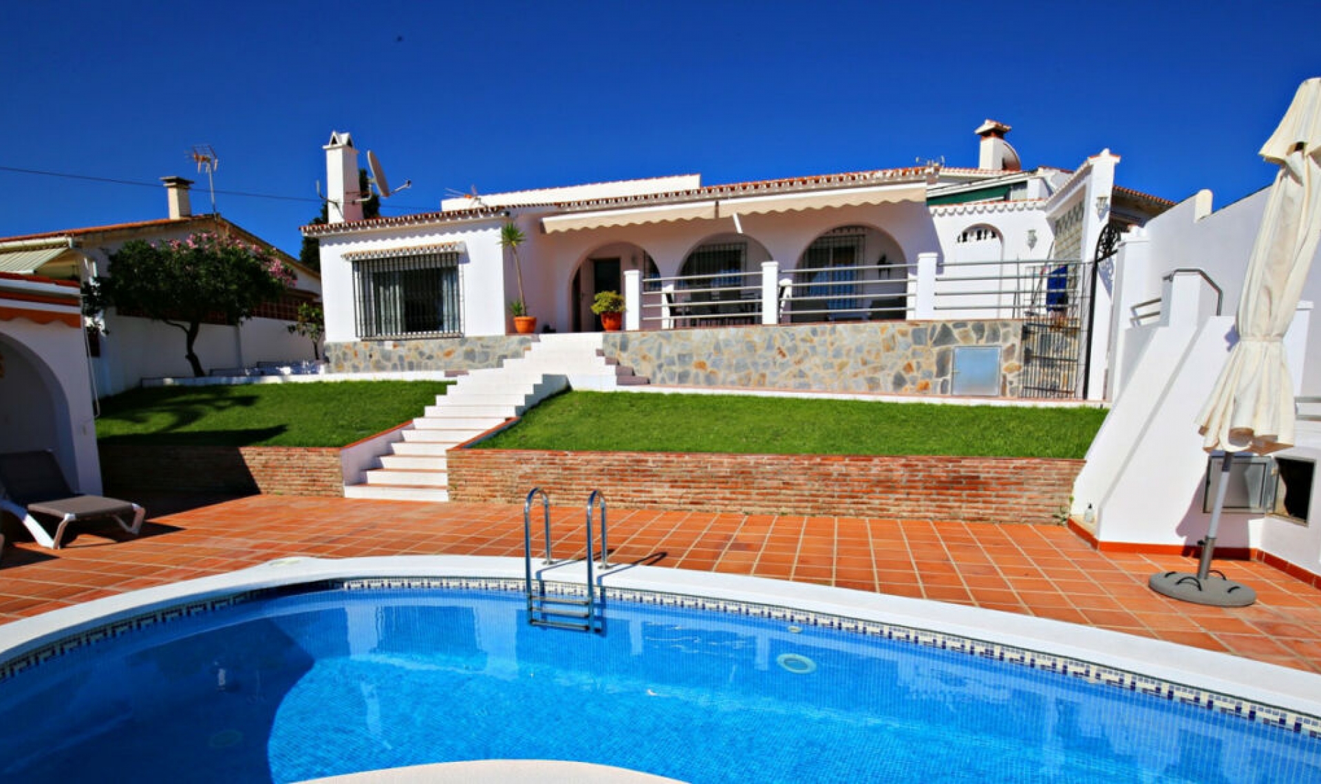 Resale - House -
Caleta de Vélez