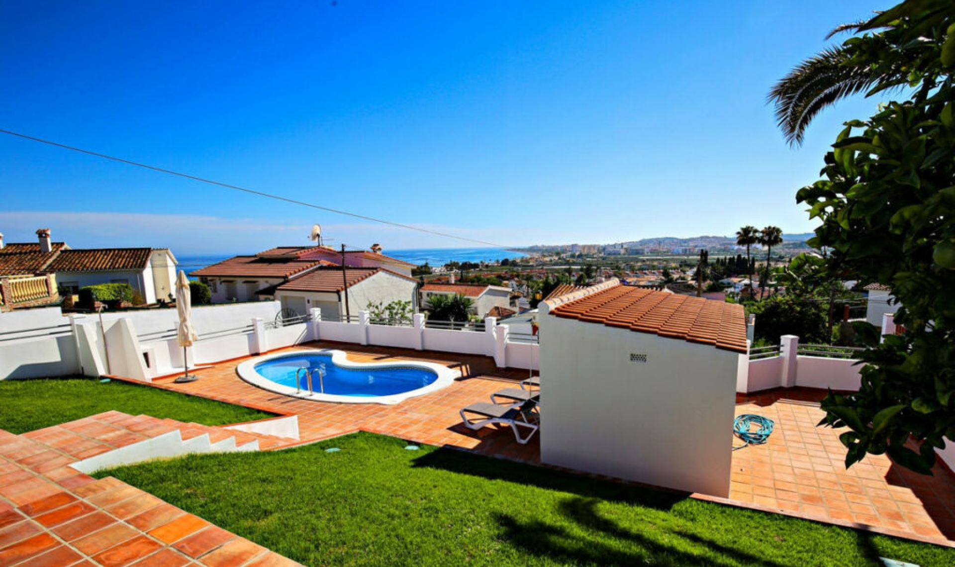 Resale - House -
Caleta de Vélez