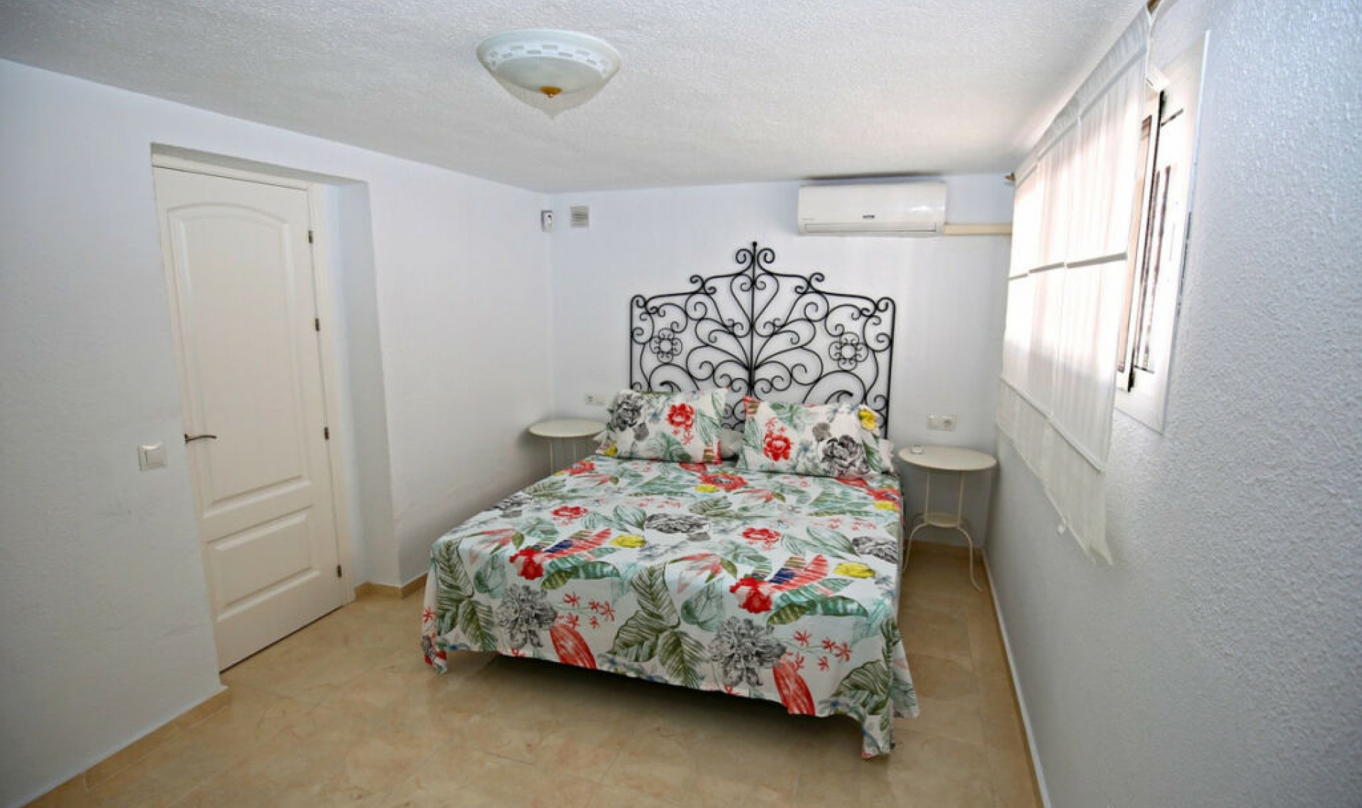 Resale - House -
Caleta de Vélez