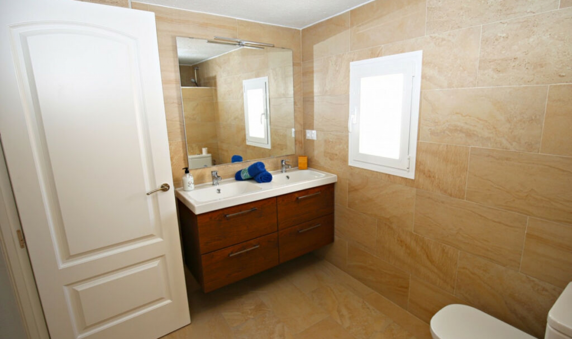 Resale - House -
Caleta de Vélez