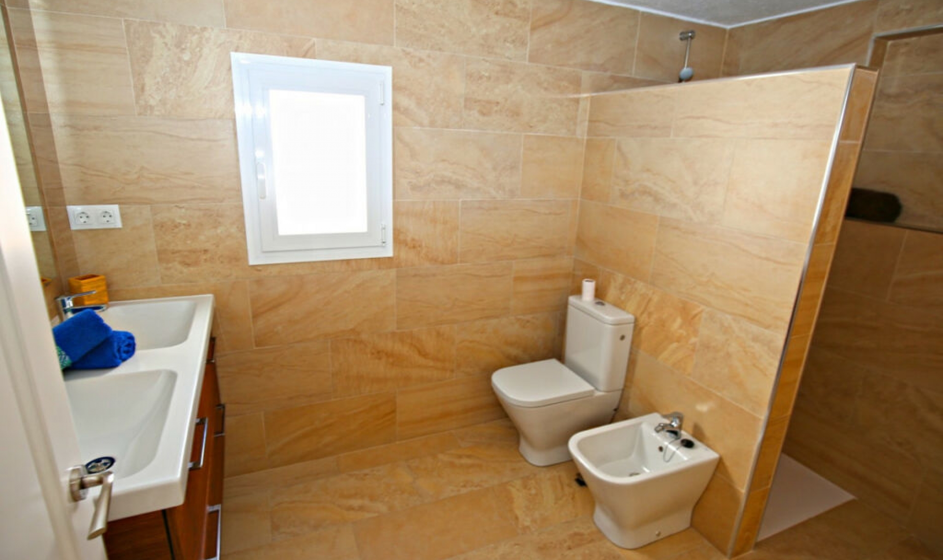 Resale - House -
Caleta de Vélez