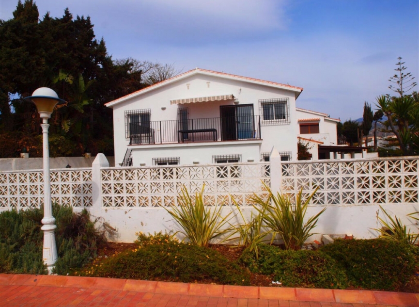 Resale - House -
Caleta de Vélez