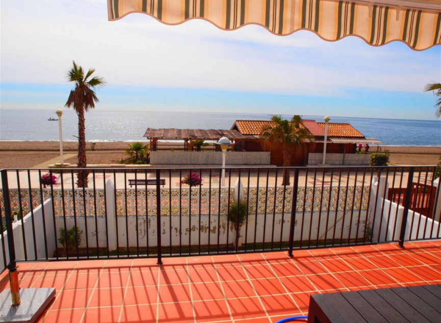 Resale - House -
Caleta de Vélez