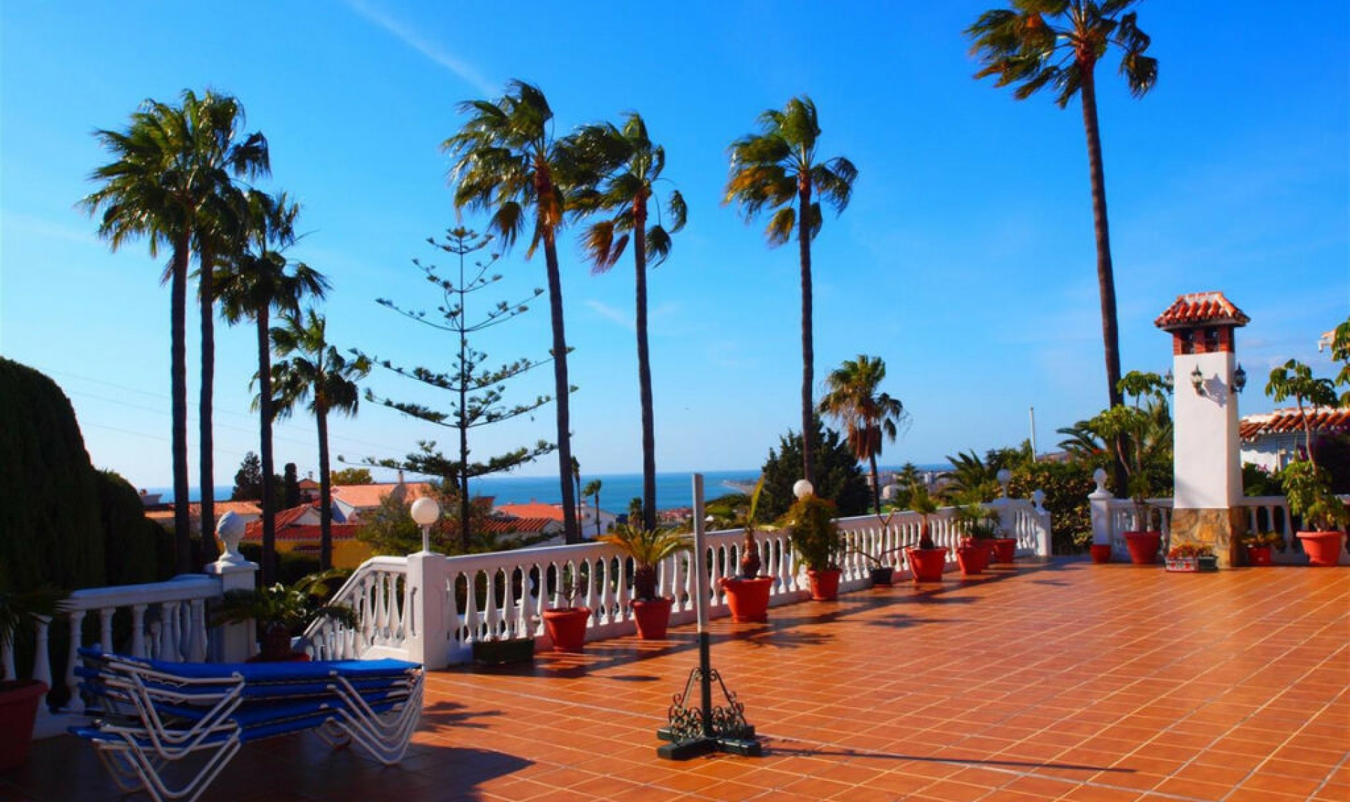 Resale - House -
Caleta de Vélez