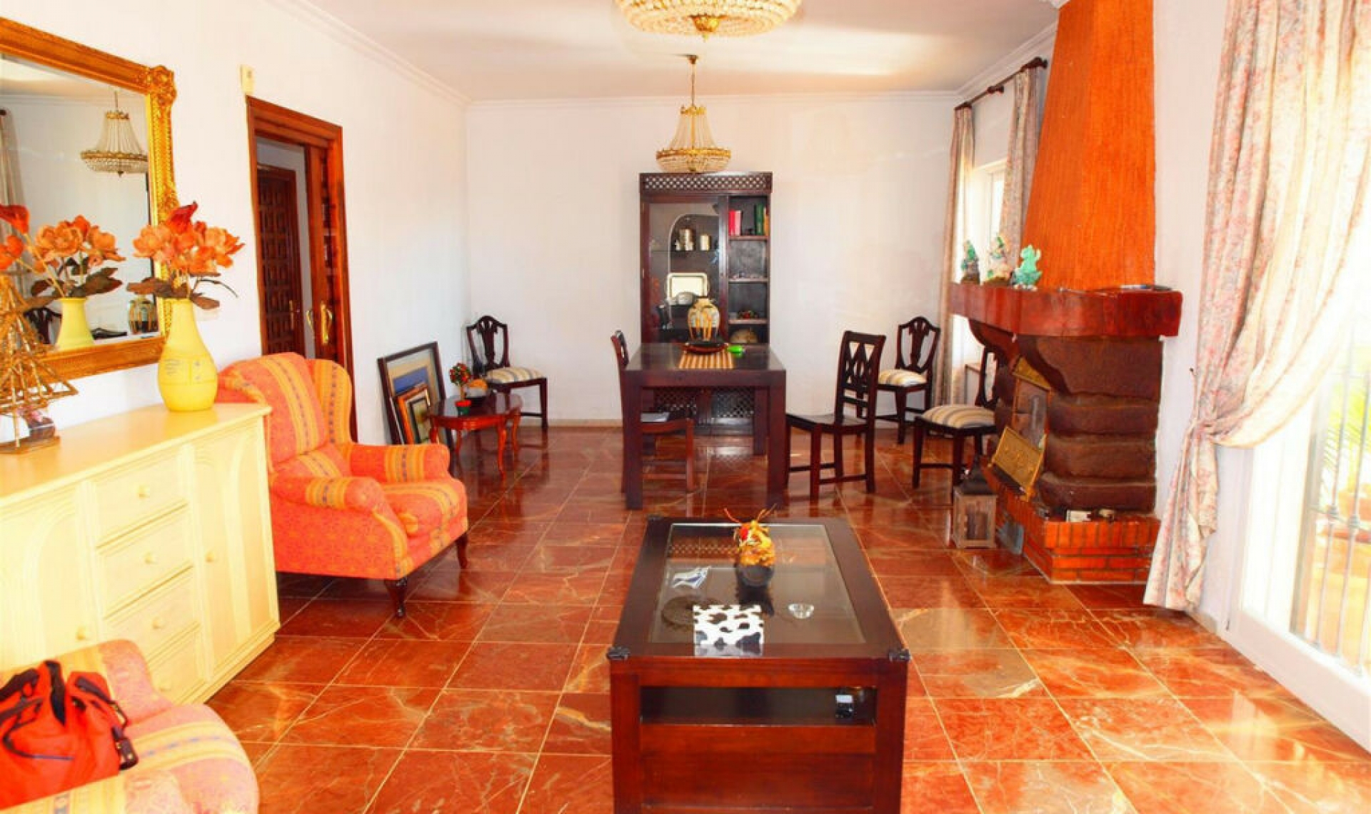 Resale - House -
Caleta de Vélez