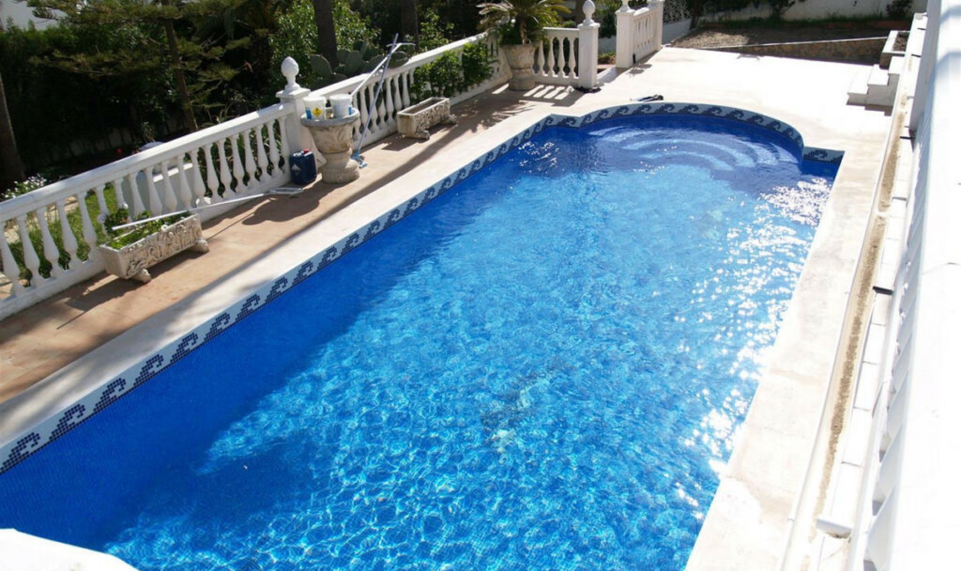 Resale - House -
Caleta de Vélez