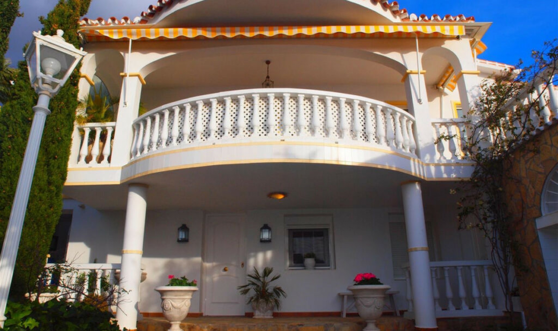 Resale - House -
Caleta de Vélez