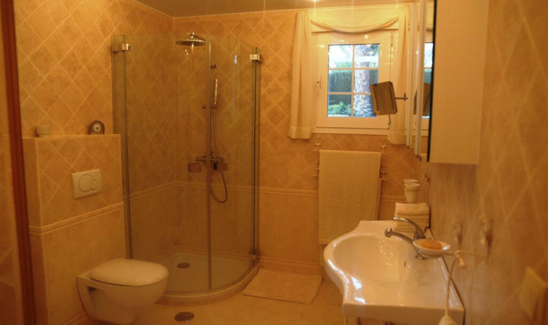 Resale - House -
Caleta de Vélez