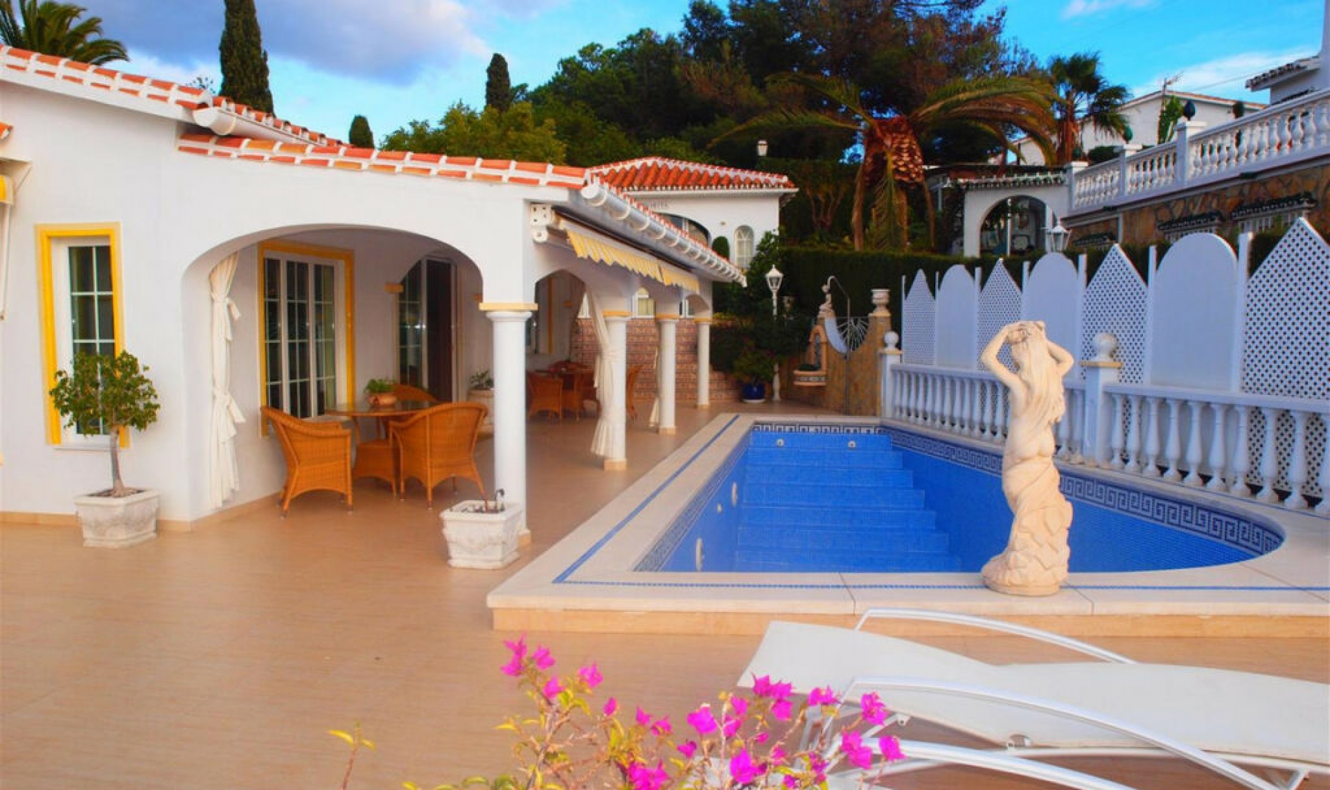 Resale - House -
Caleta de Vélez