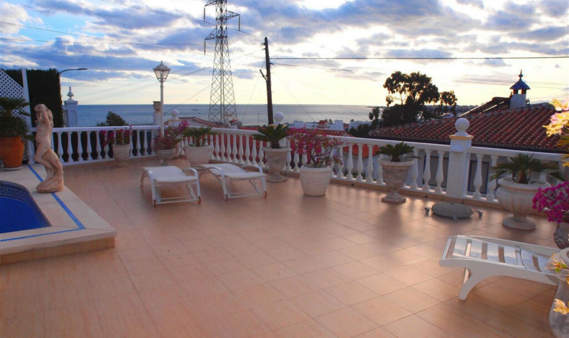 Resale - House -
Caleta de Vélez