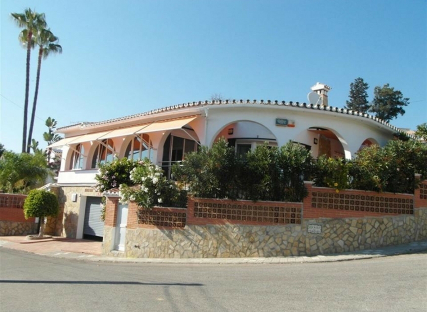 Resale - House -
Caleta de Vélez