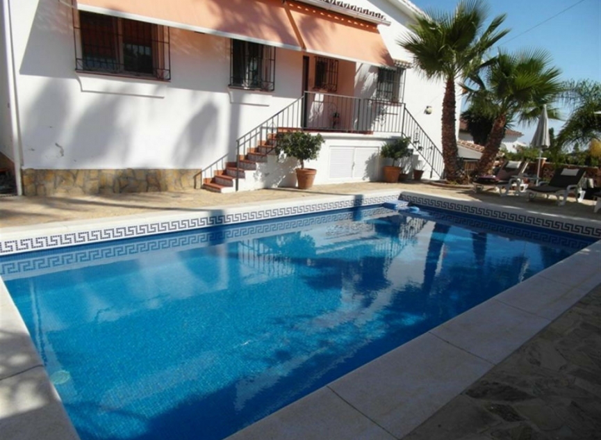 Resale - House -
Caleta de Vélez