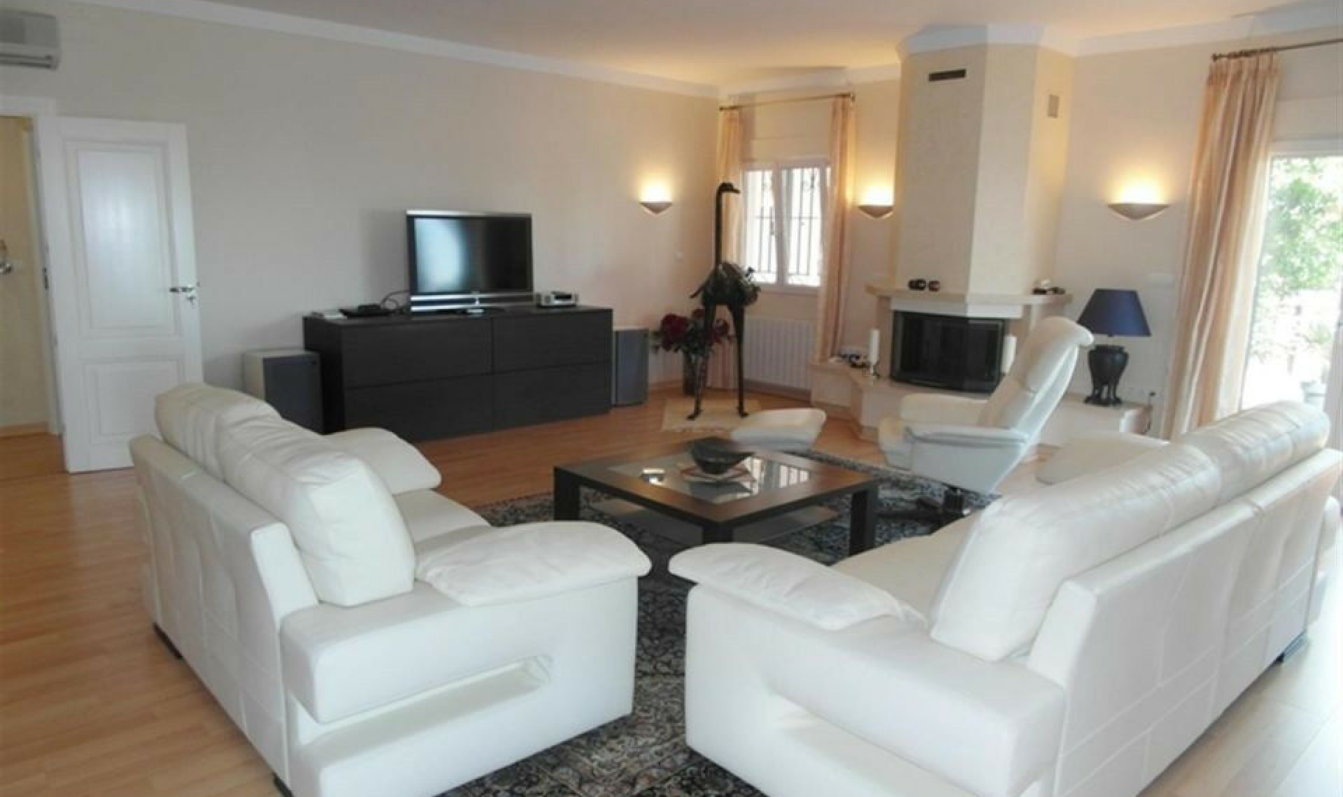 Resale - House -
Caleta de Vélez