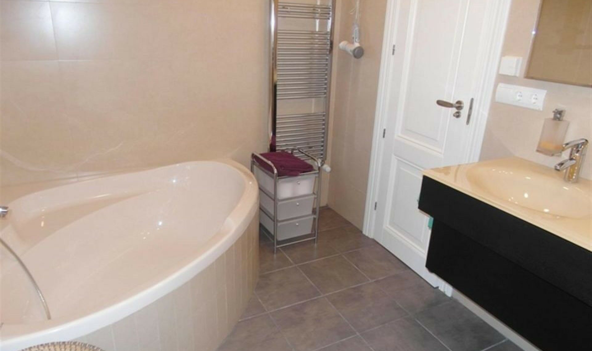 Resale - House -
Caleta de Vélez