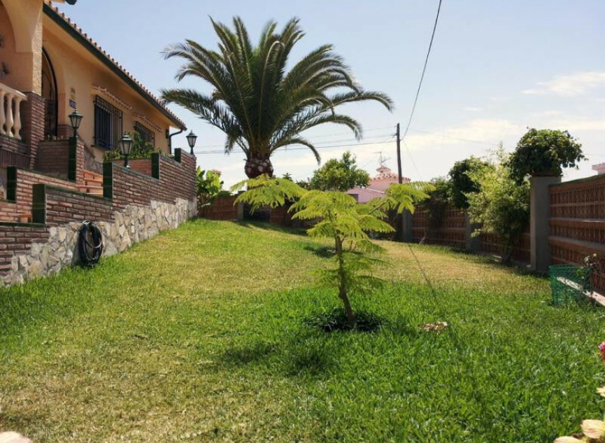 Resale - House -
Caleta de Vélez