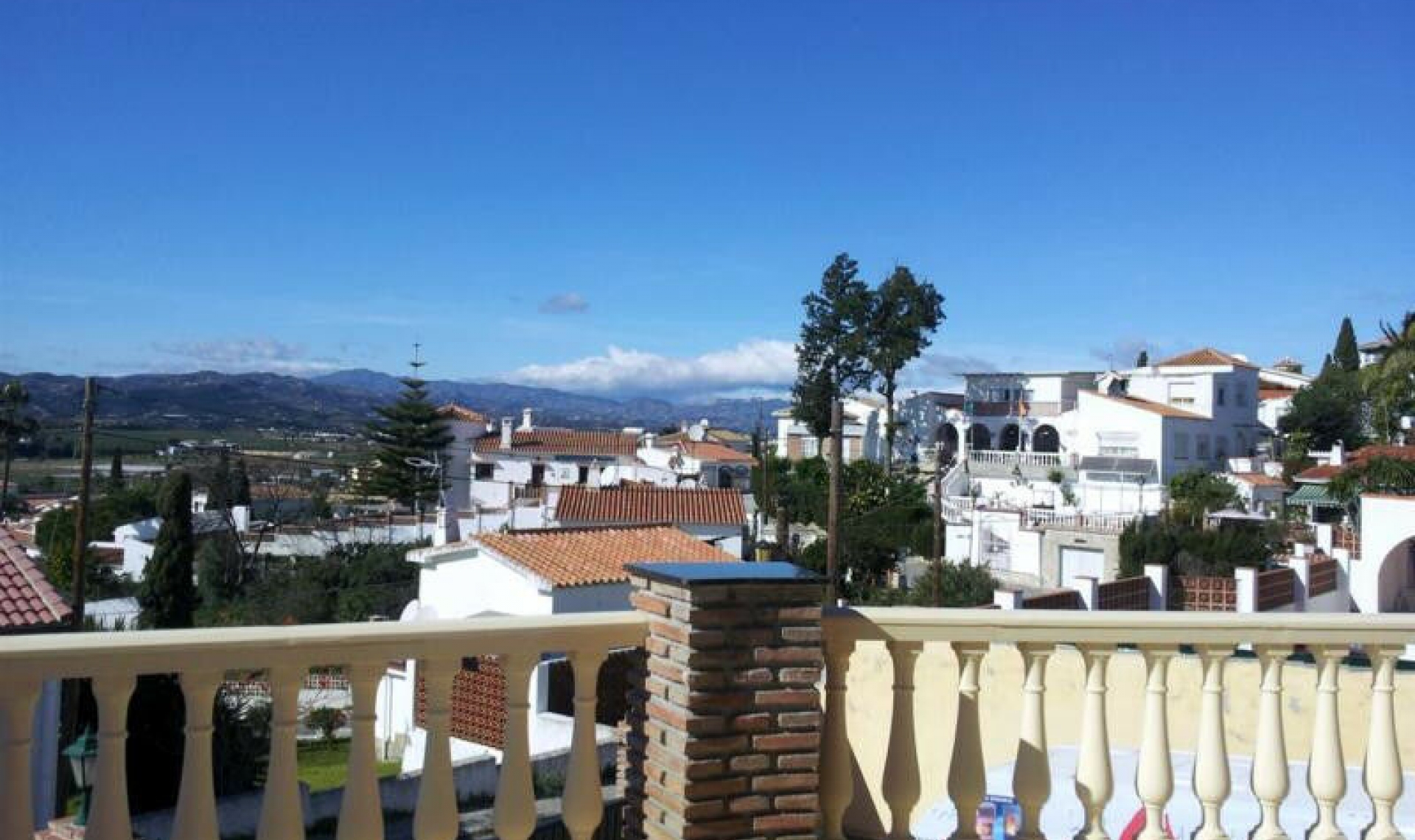 Resale - House -
Caleta de Vélez