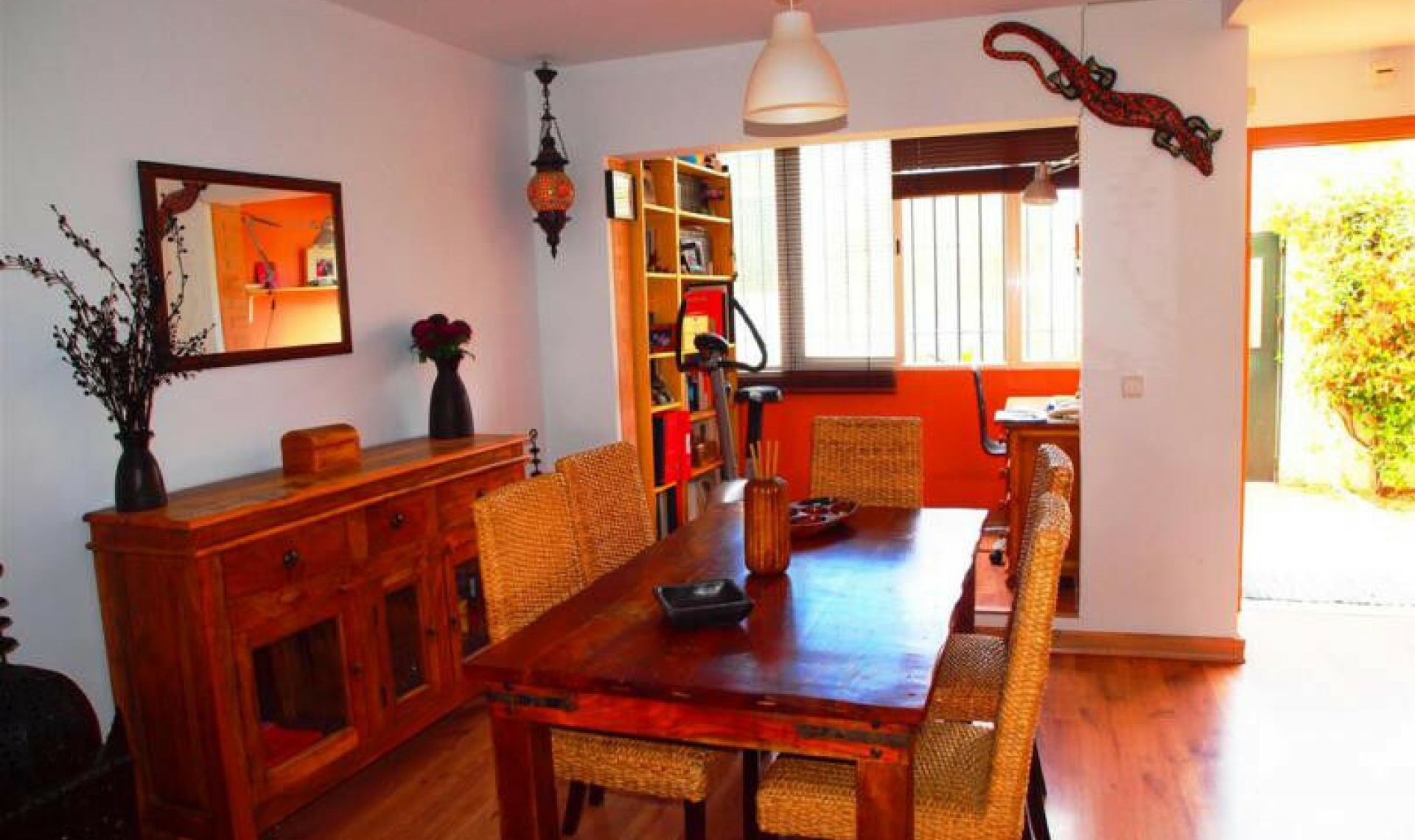 Resale - House -
Caleta de Vélez