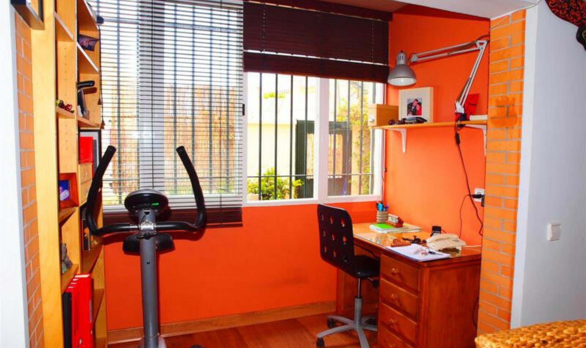 Resale - House -
Caleta de Vélez
