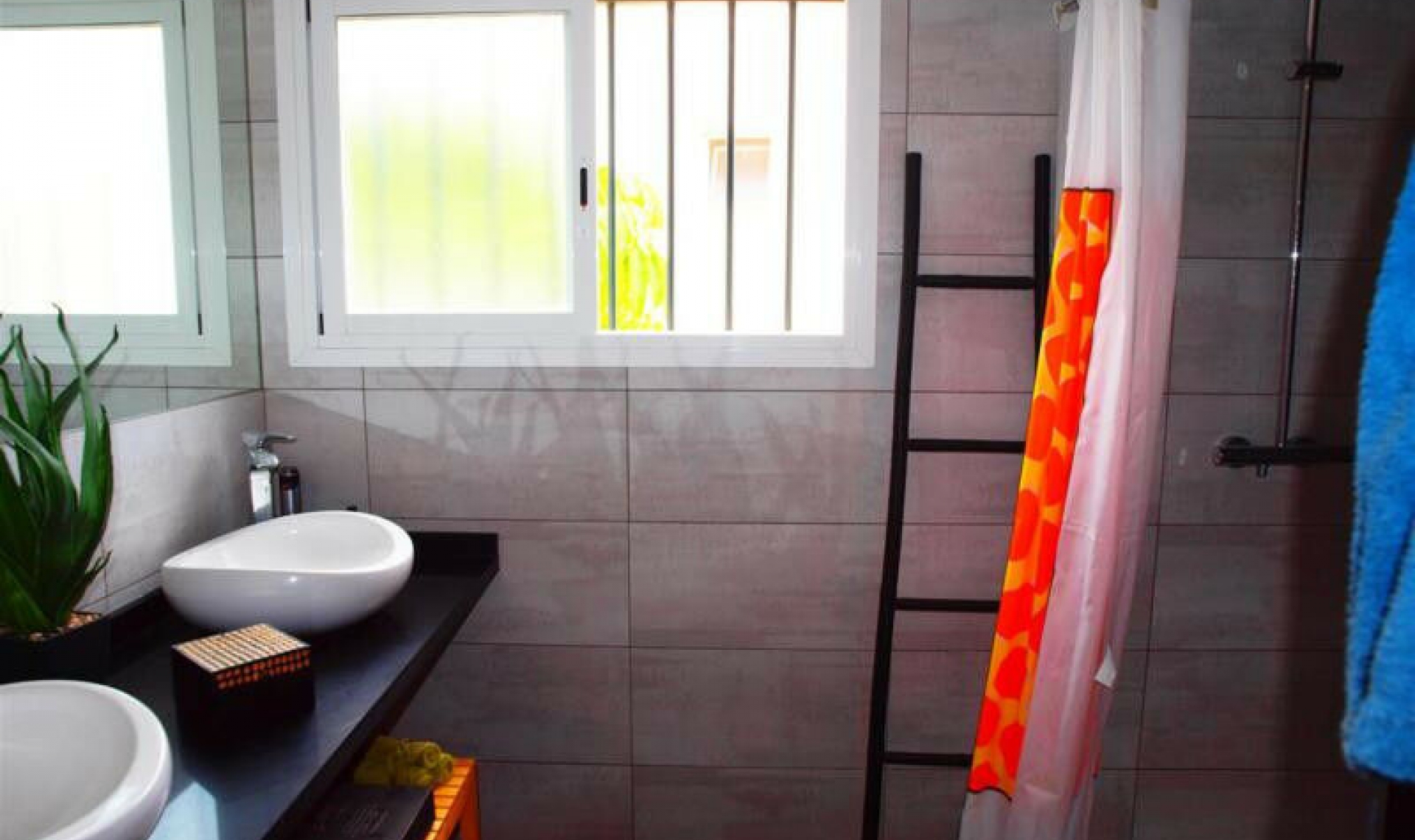 Resale - House -
Caleta de Vélez