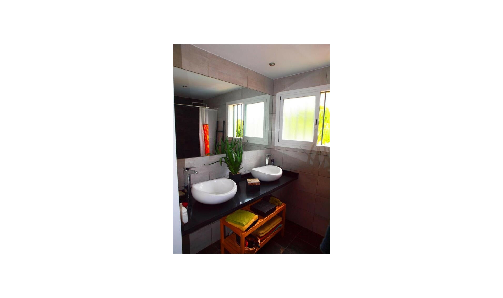 Resale - House -
Caleta de Vélez