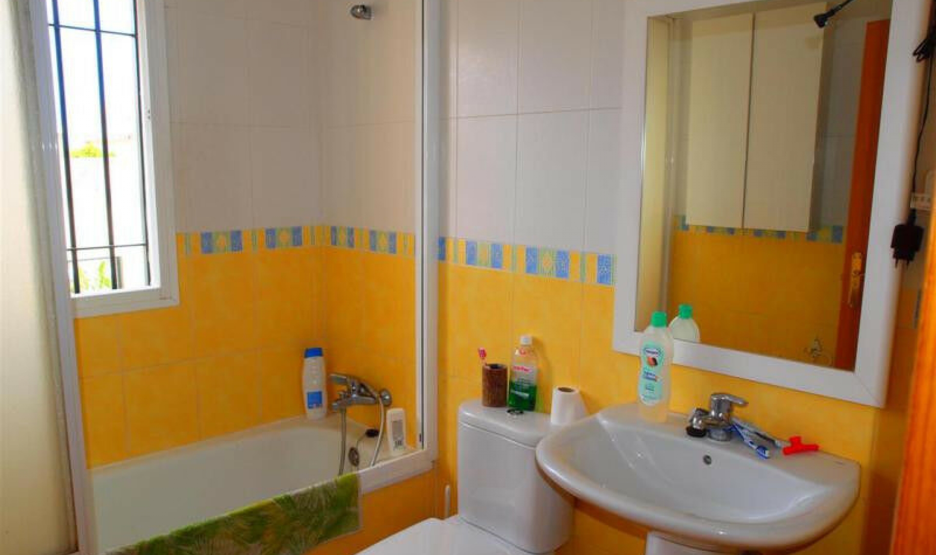 Resale - House -
Caleta de Vélez