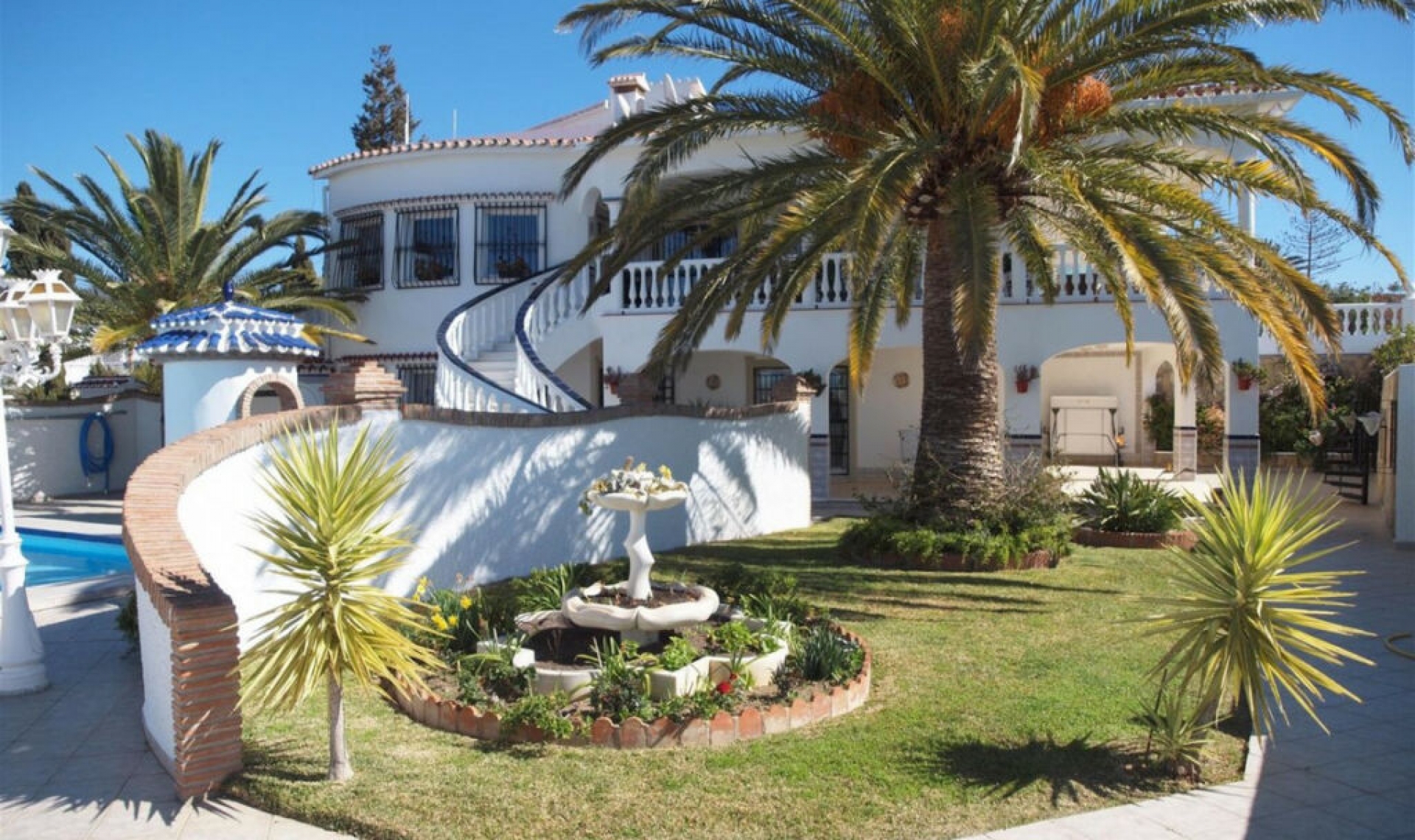 Resale - House -
Caleta de Vélez
