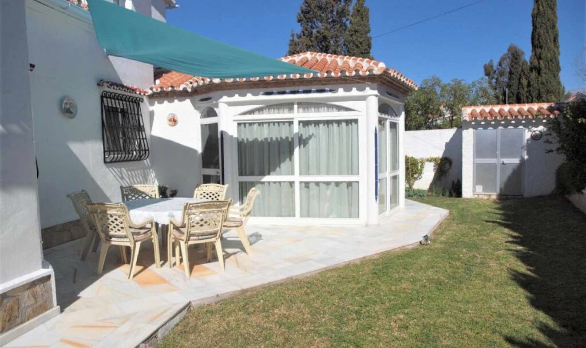 Resale - House -
Caleta de Vélez