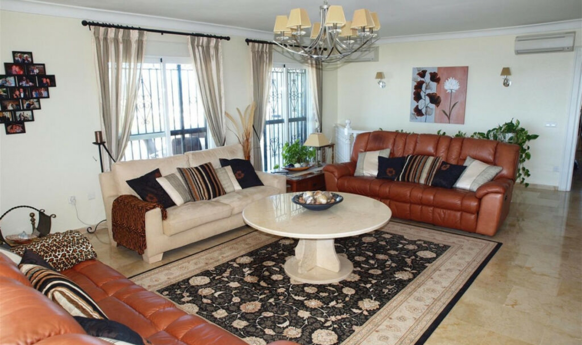 Resale - House -
Caleta de Vélez
