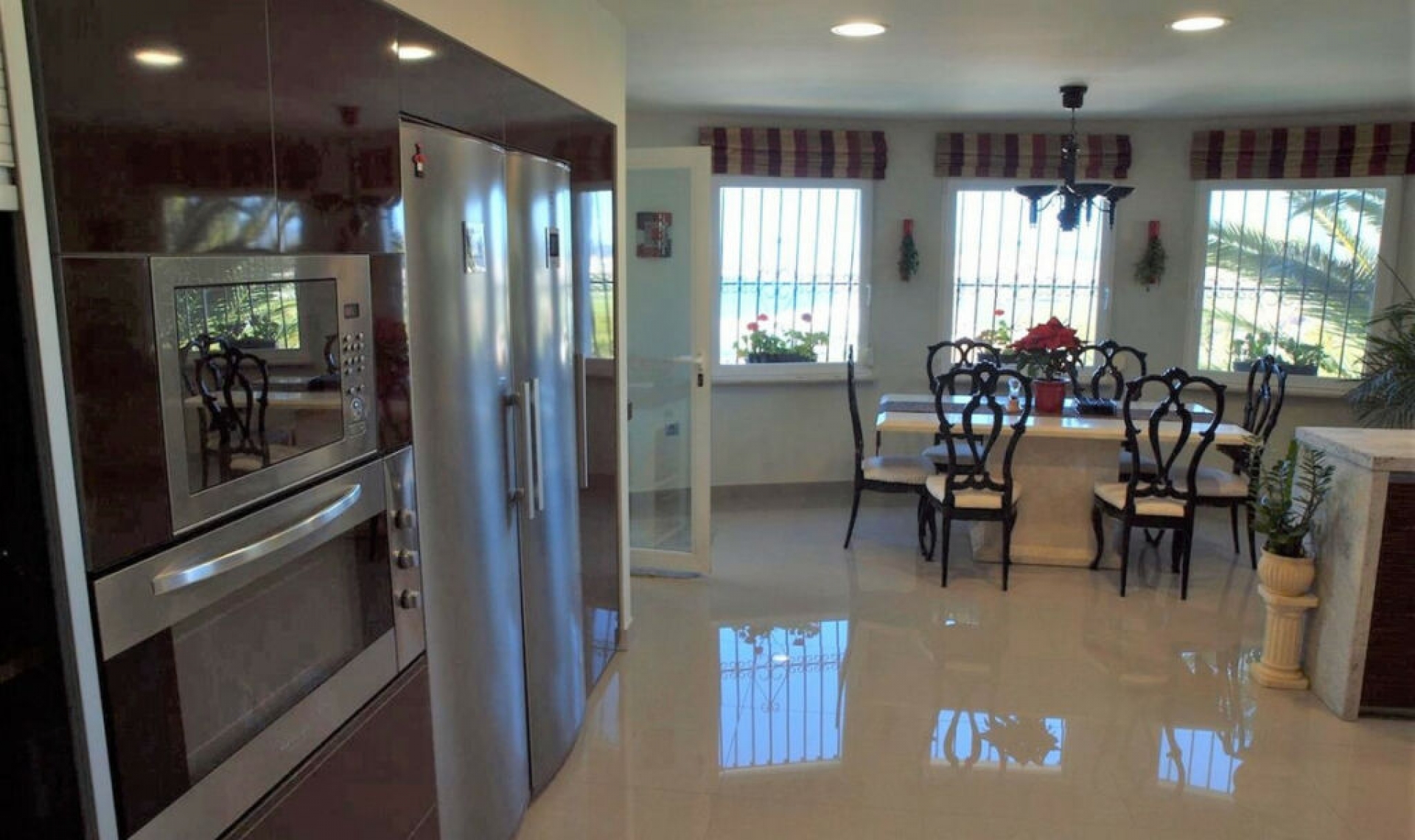 Resale - House -
Caleta de Vélez