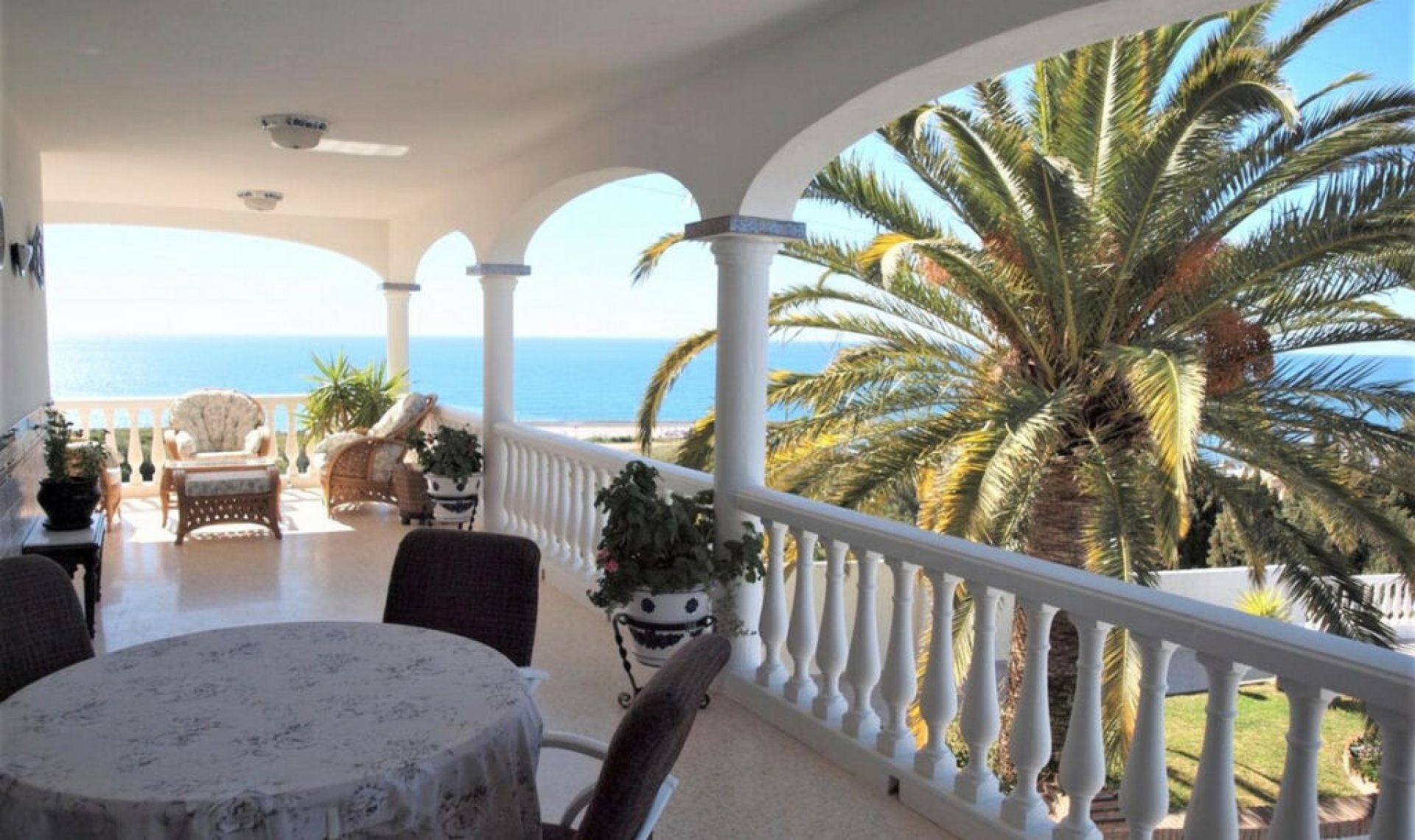Resale - House -
Caleta de Vélez
