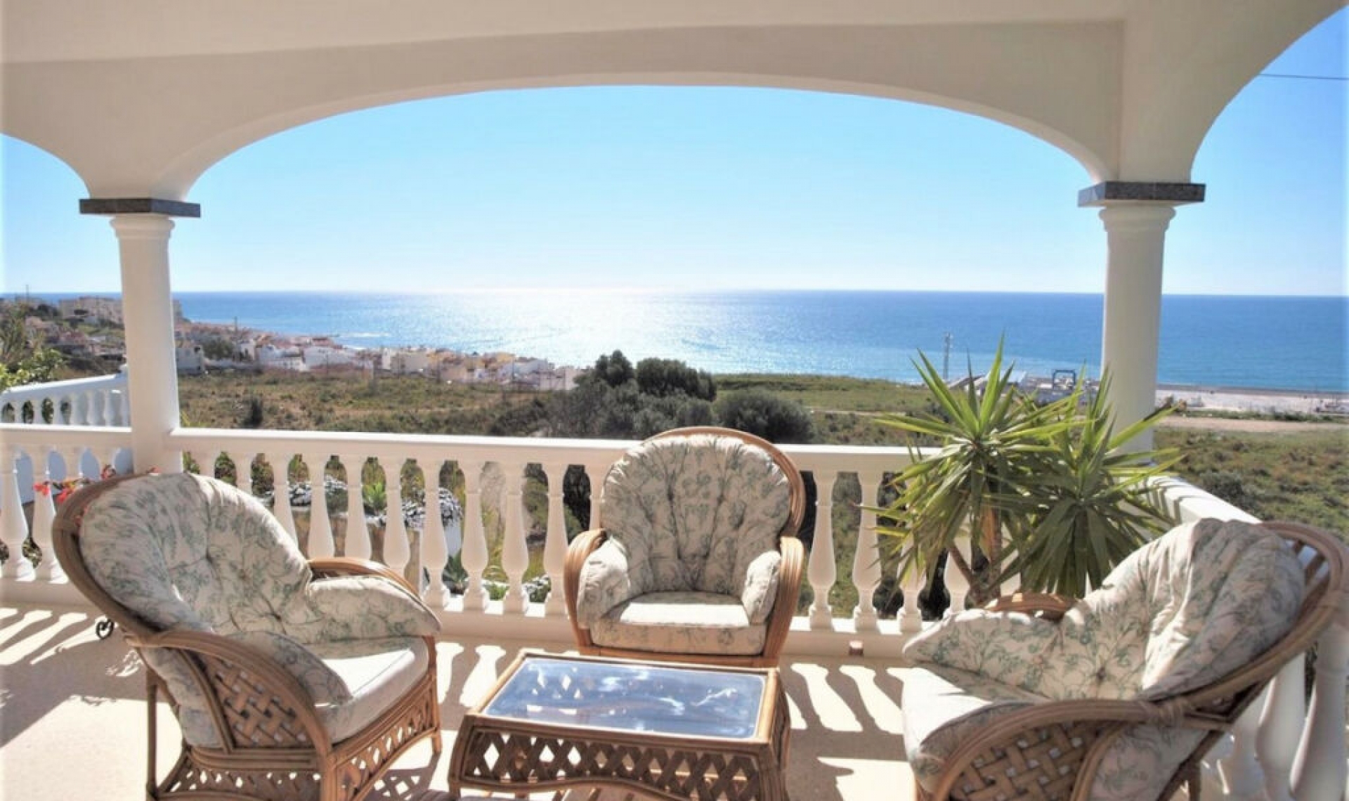 Resale - House -
Caleta de Vélez