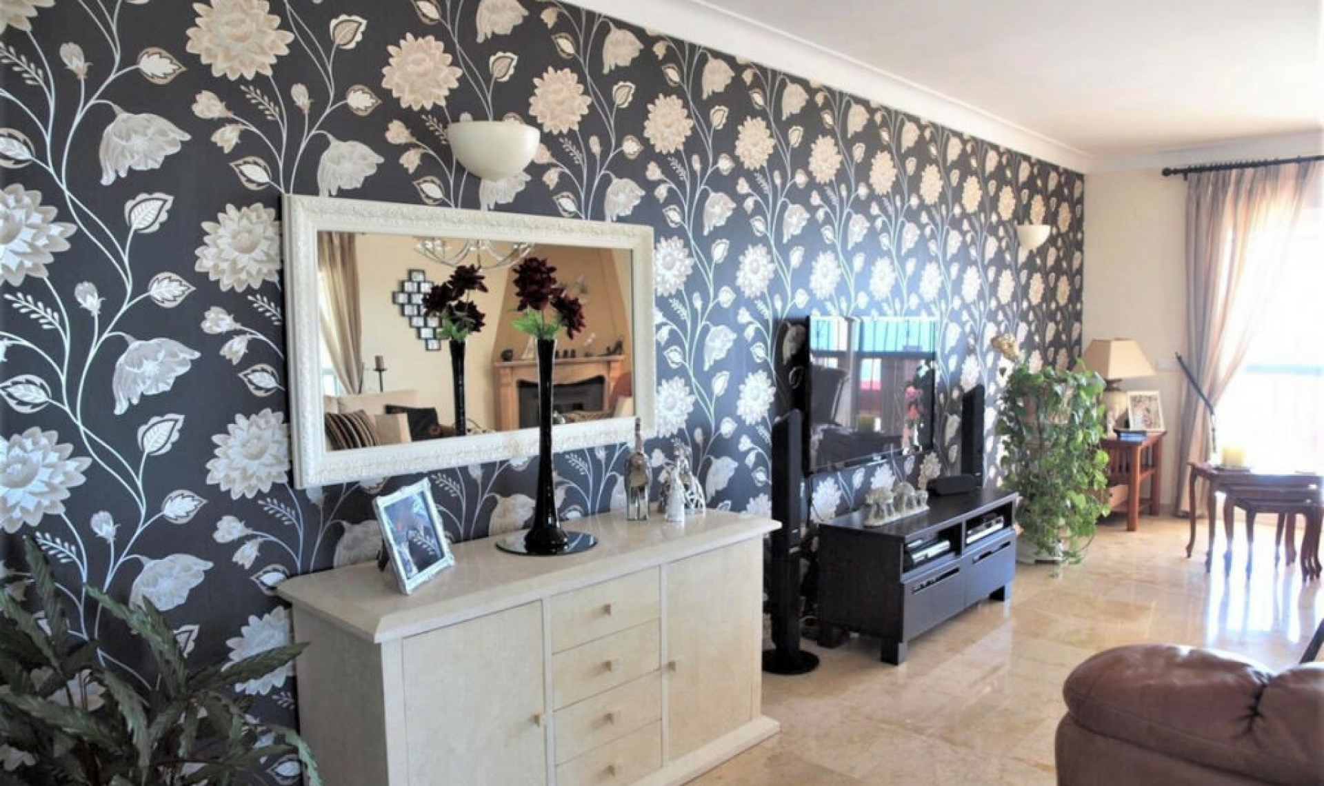 Resale - House -
Caleta de Vélez