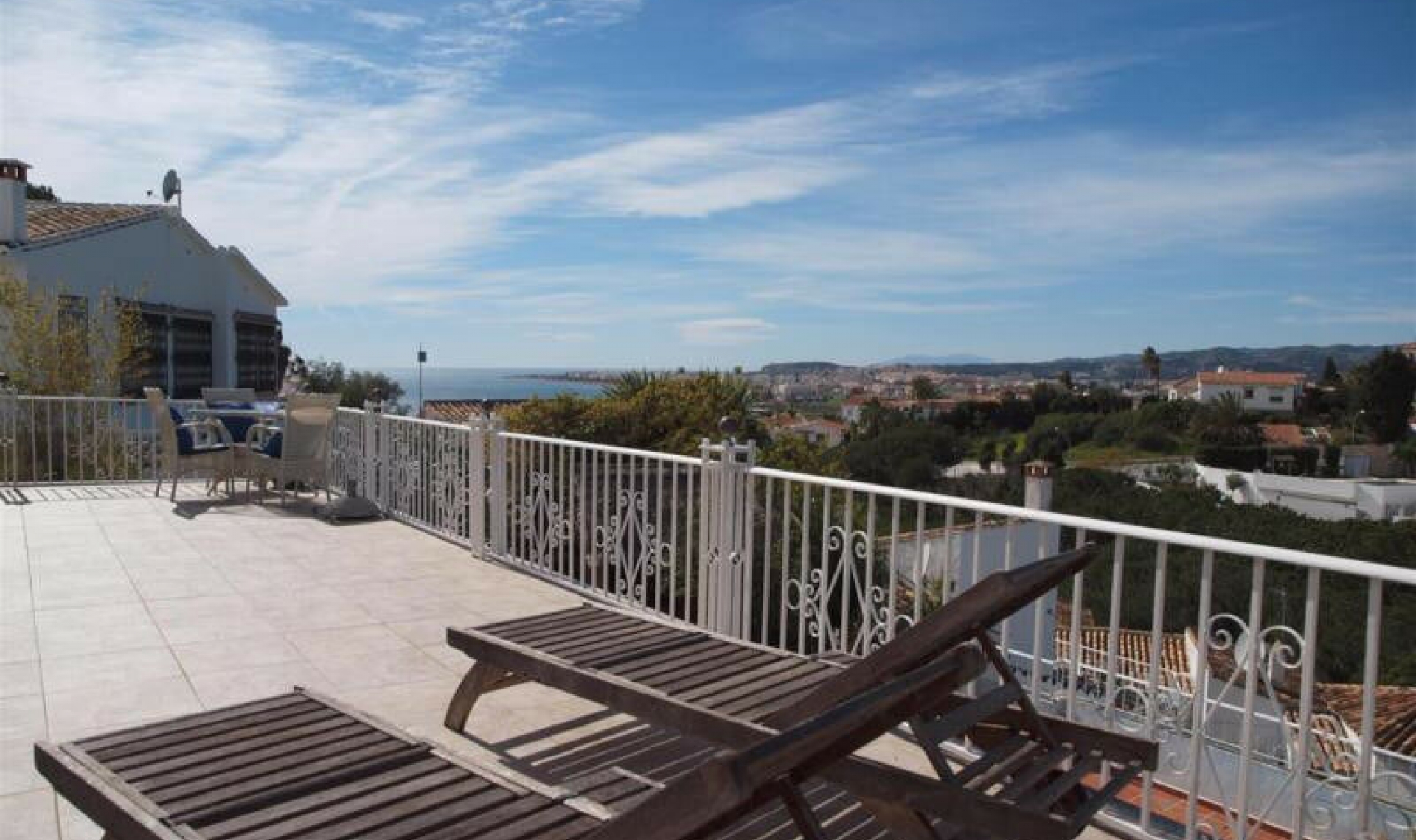 Resale - House -
Caleta de Vélez