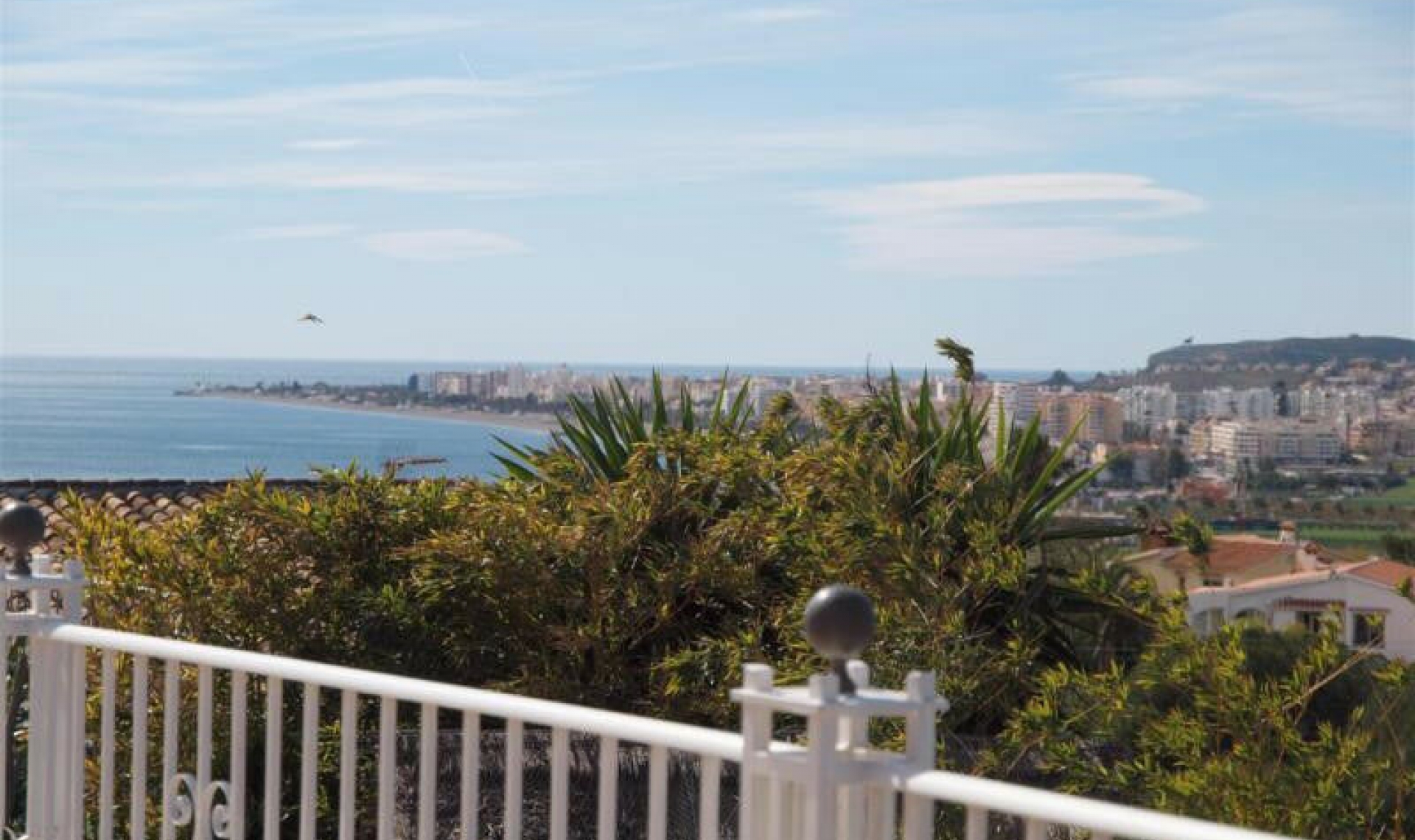 Resale - House -
Caleta de Vélez