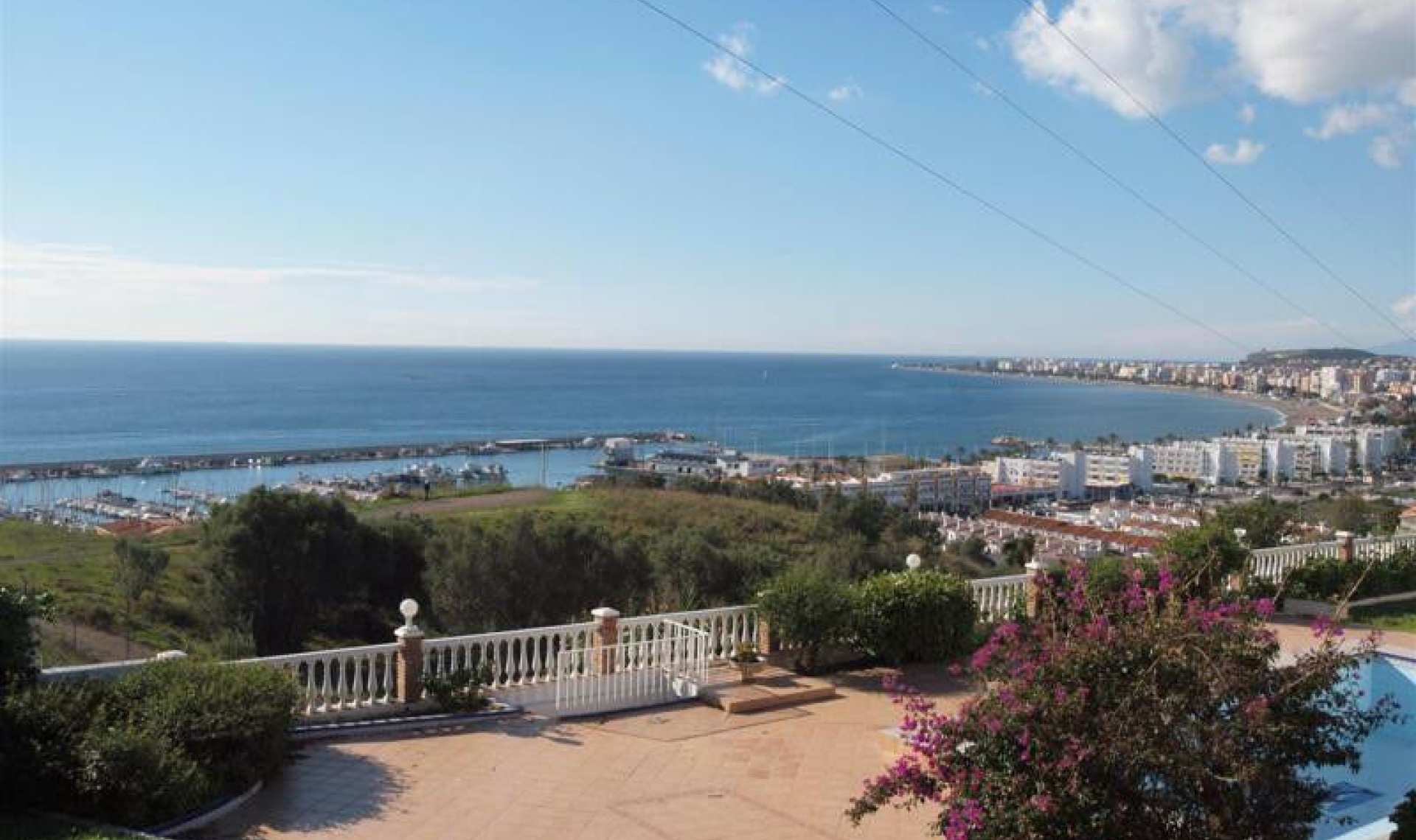 Resale - House -
Caleta de Vélez