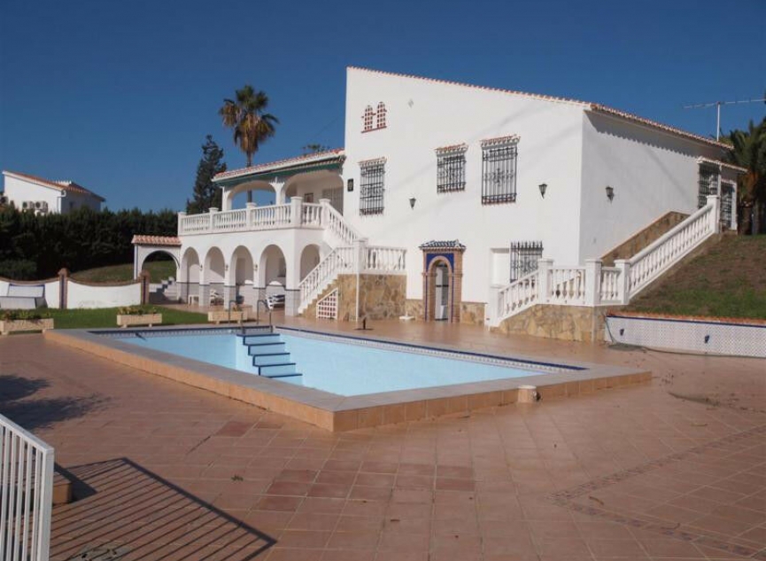 Resale - House -
Caleta de Vélez