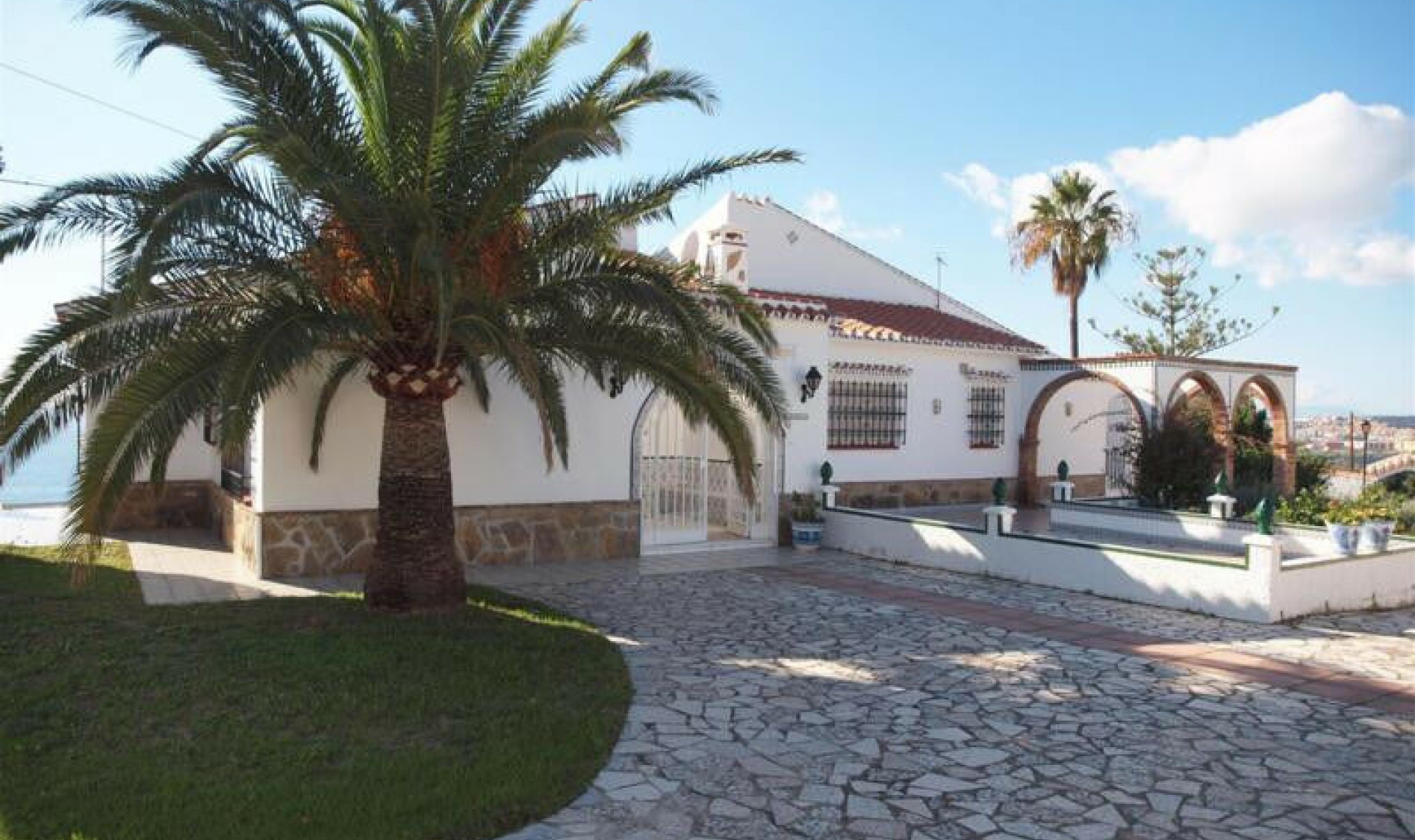 Resale - House -
Caleta de Vélez