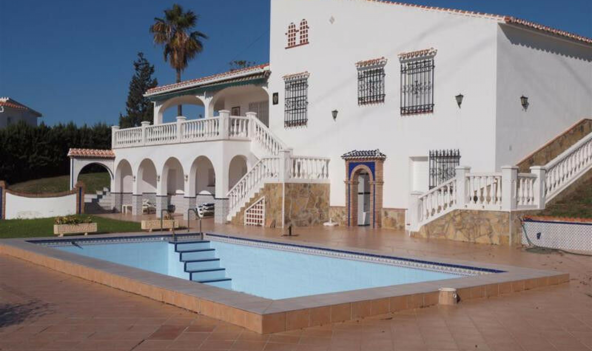 Resale - House -
Caleta de Vélez