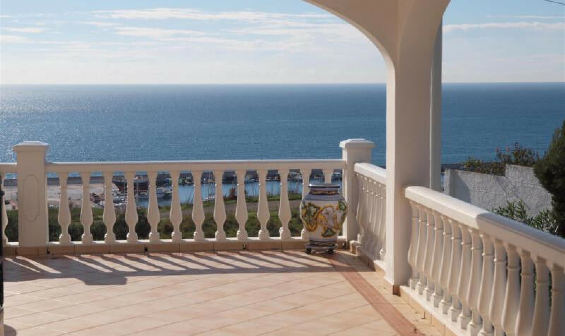 Resale - House -
Caleta de Vélez