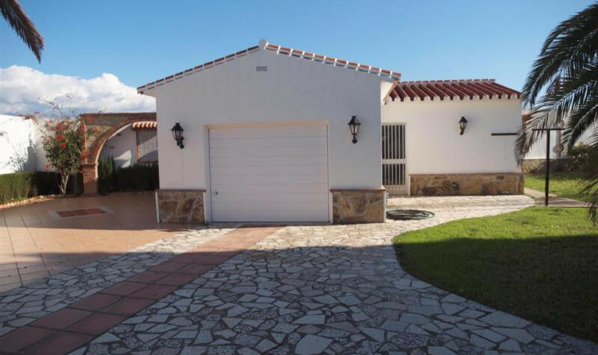 Resale - House -
Caleta de Vélez