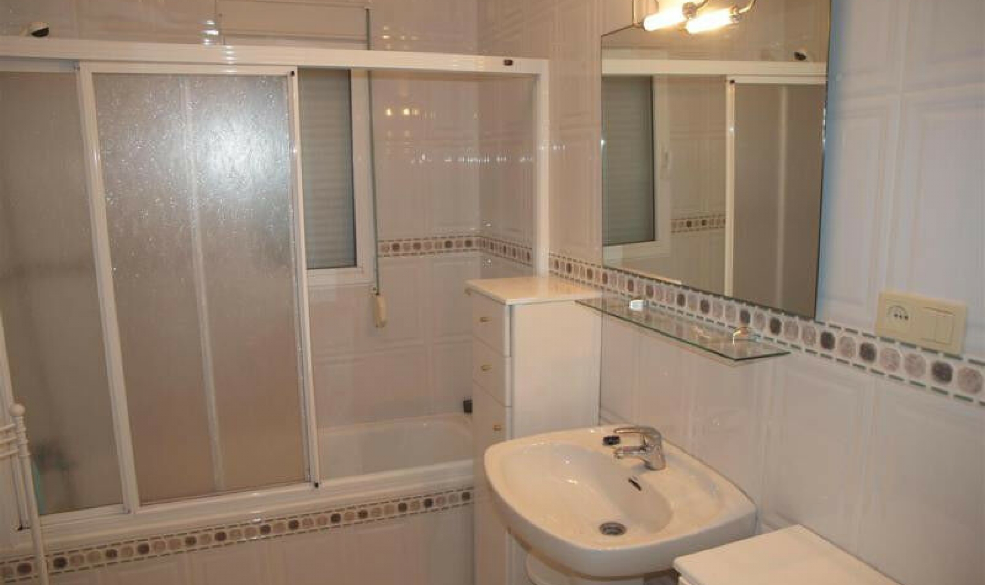 Resale - House -
Caleta de Vélez