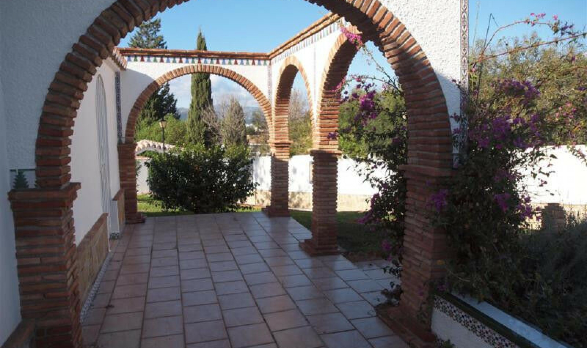 Resale - House -
Caleta de Vélez