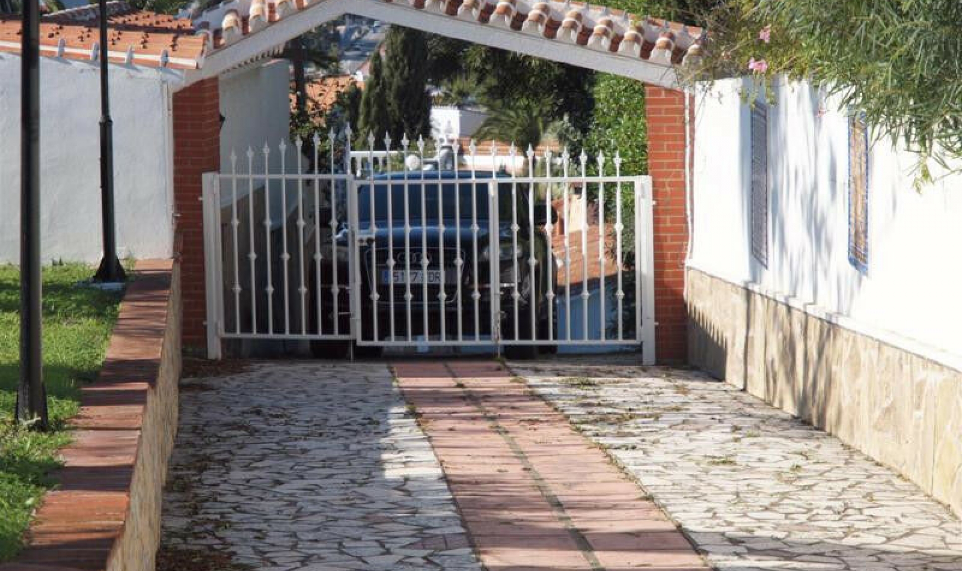 Resale - House -
Caleta de Vélez