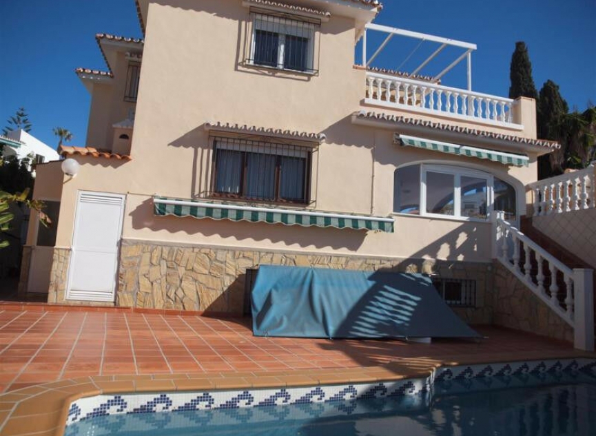 Resale - House -
Caleta de Vélez