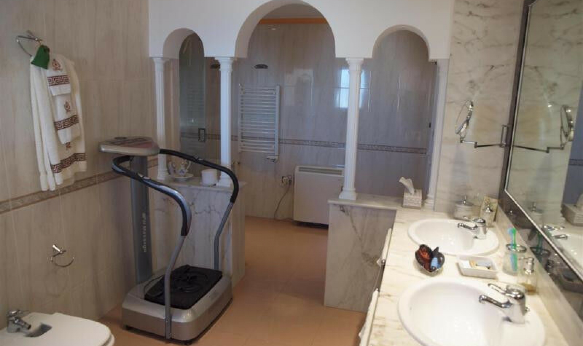 Resale - House -
Caleta de Vélez