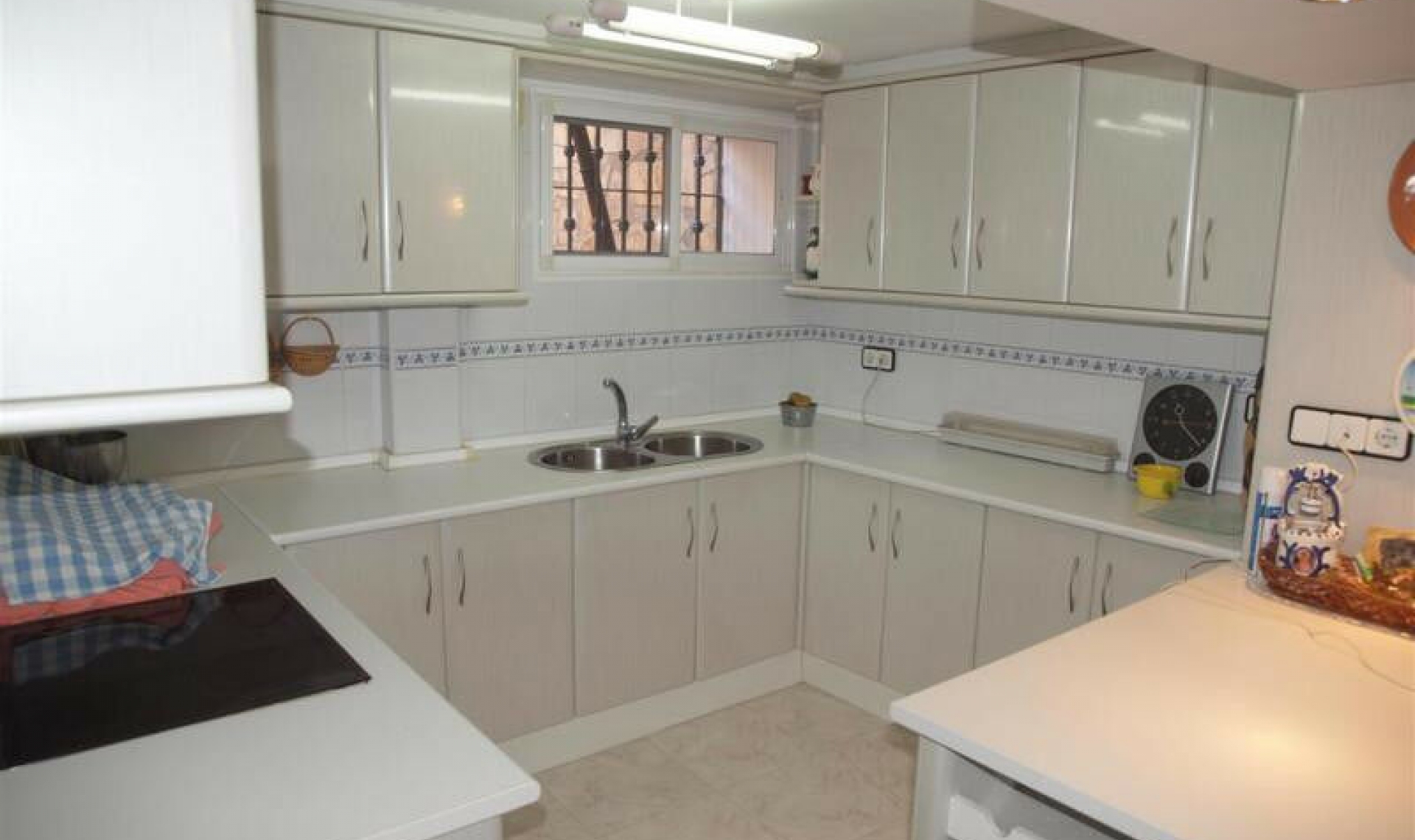 Resale - House -
Caleta de Vélez