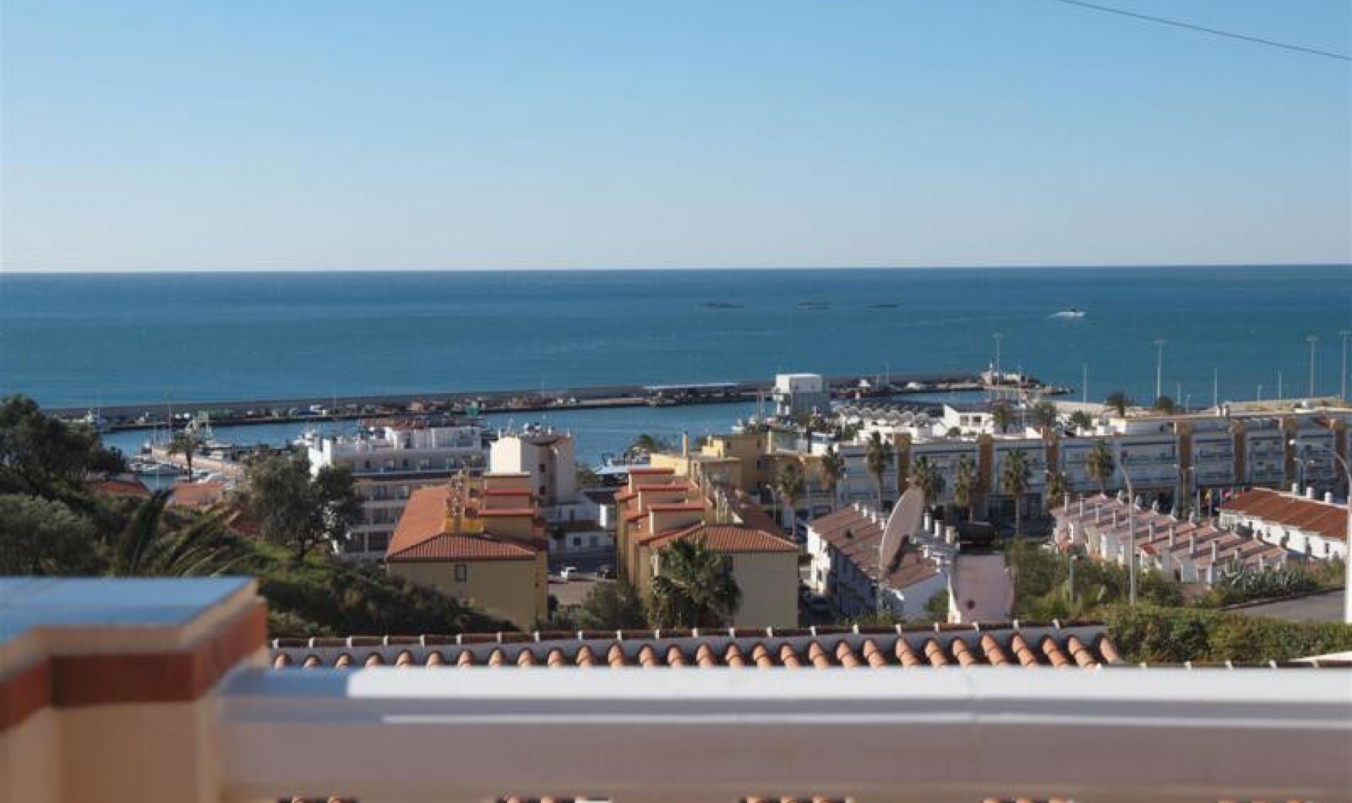 Resale - House -
Caleta de Vélez