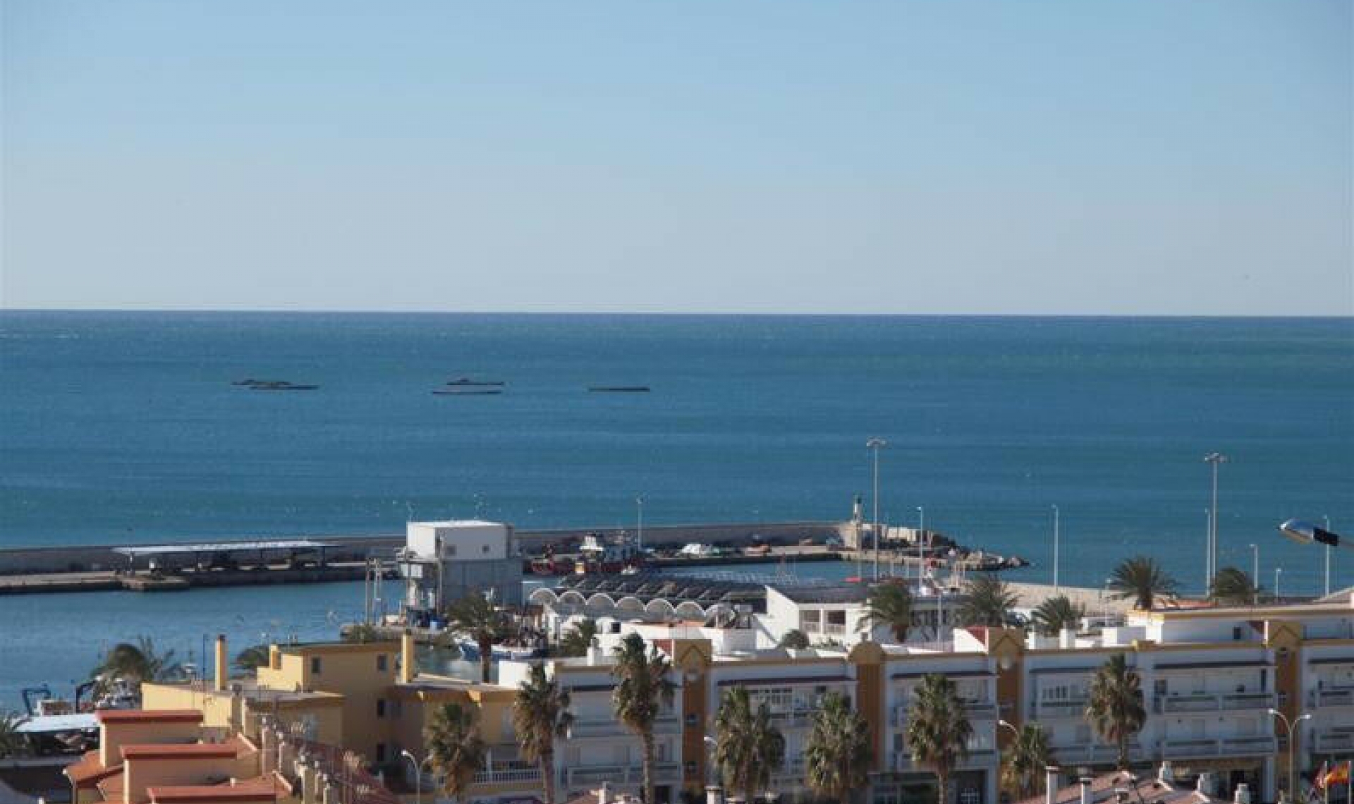 Resale - House -
Caleta de Vélez