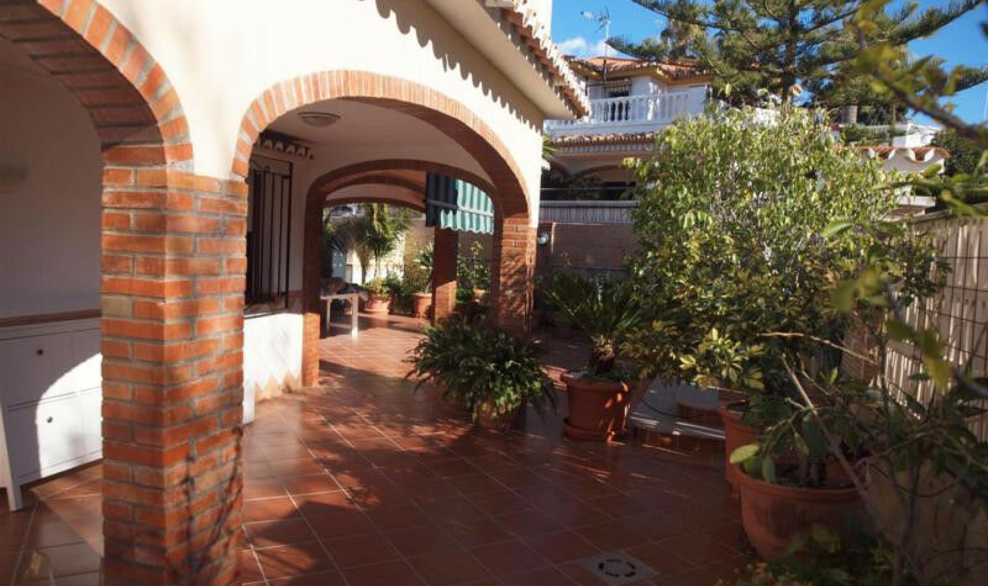 Resale - House -
Caleta de Vélez