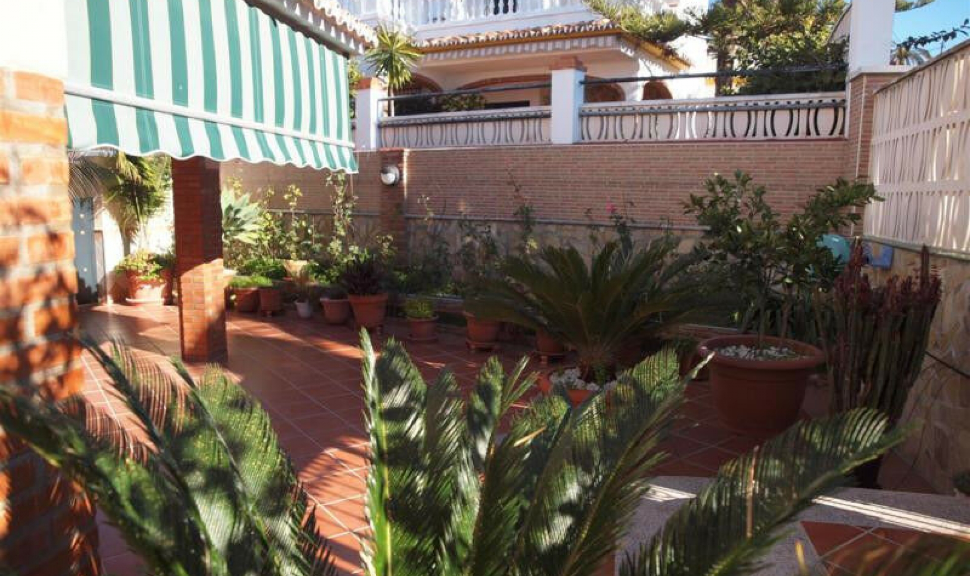 Resale - House -
Caleta de Vélez